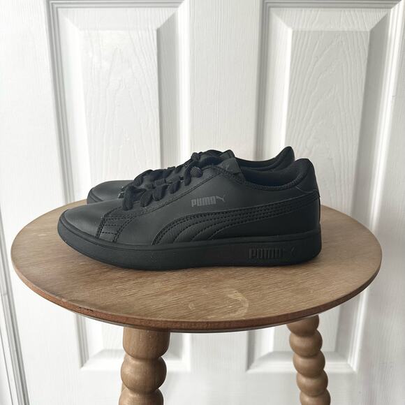 Puma All Black Solid Smash V2 Low Top Lace Up Trainer Sneakers Kids 2.5 - Picture 5 of 10